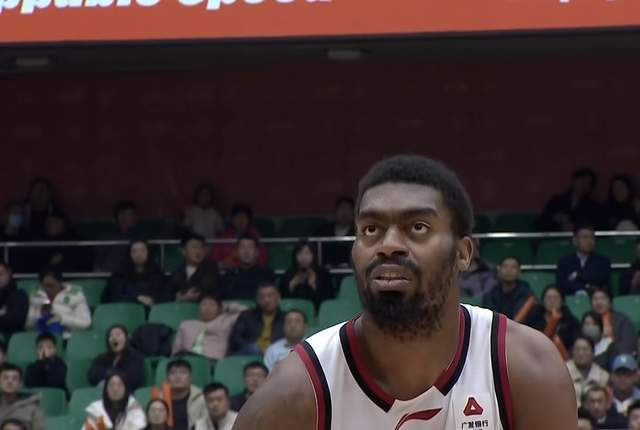 山东男篮迎战浙江男篮遭遇惨败 新外援表现欠佳