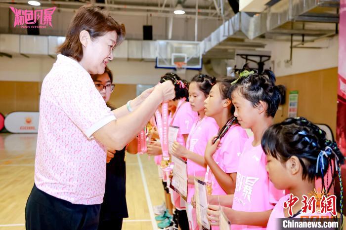粉色风暴·金兰杯青少年女子篮球联赛夏季赛在京