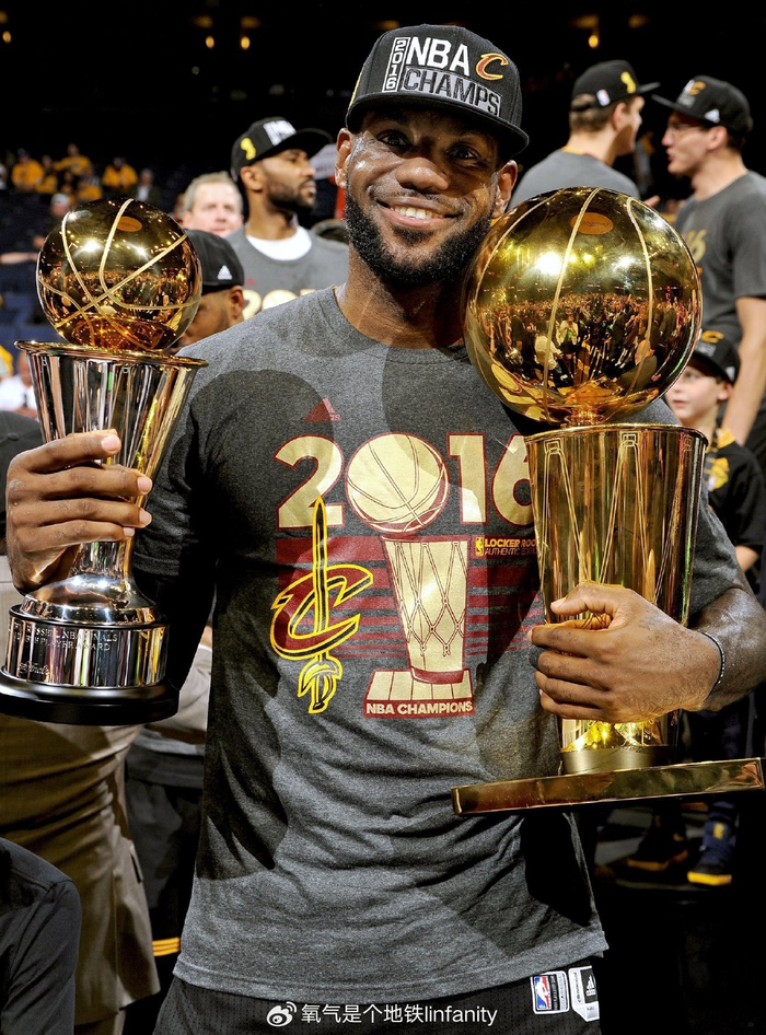 库里全票MVP争议：媒体偏见与实力质疑交织